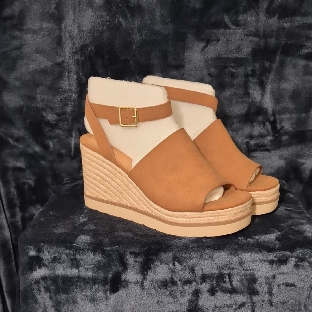 Soda Camel Wedge Sandals